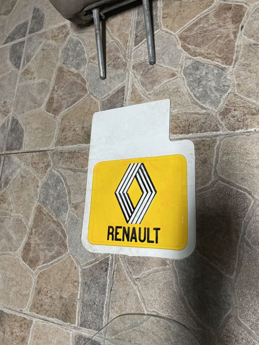 Peças Renault 4L Vidros laterais, Palas da Rodas e Encostos de Cabeça
