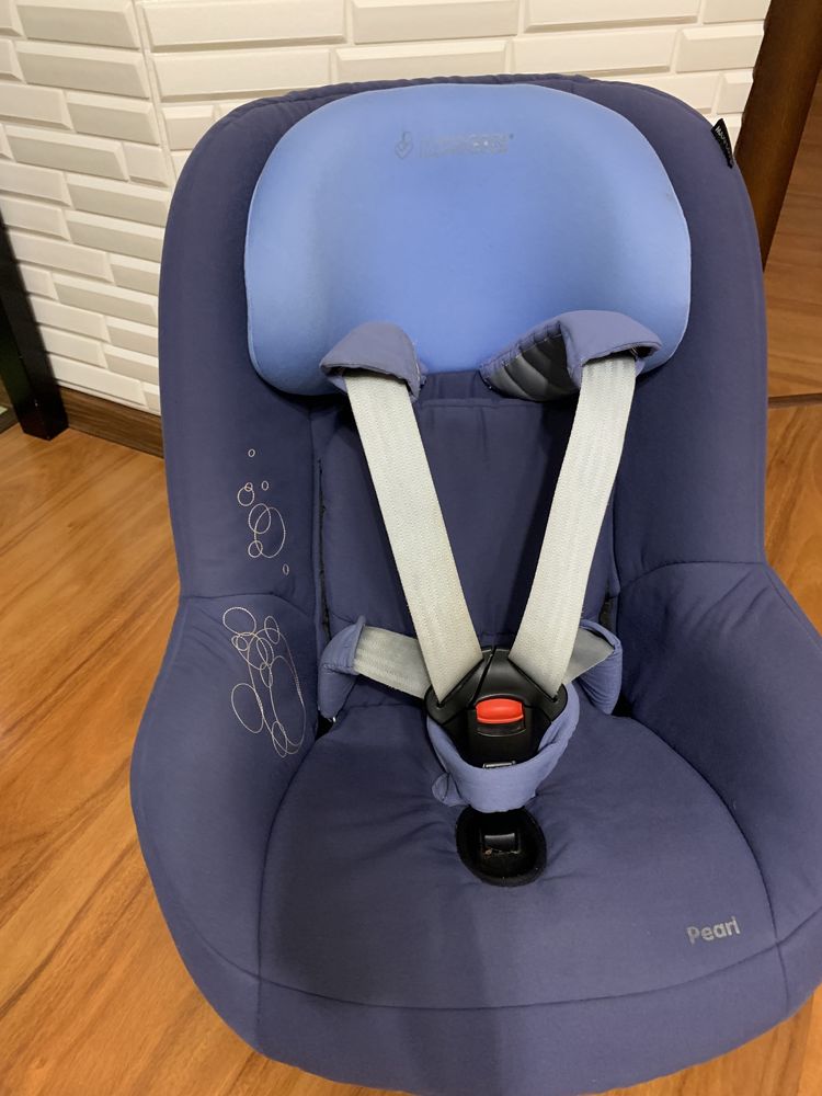Продам автокрісло maxi cosi pearl з базою family fix