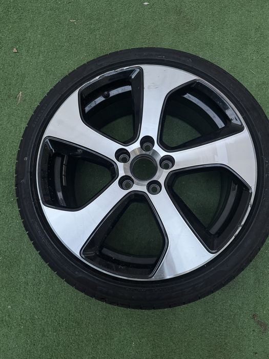 Диск з резиною R18, 1шт , VW Golf, 5*112, ORIG.