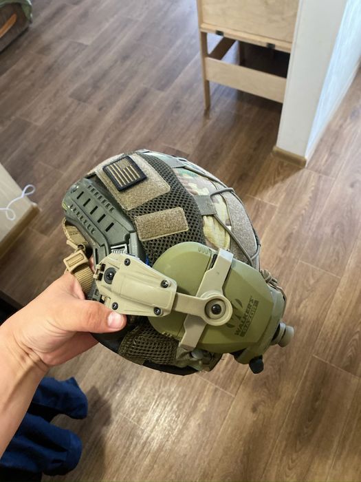 Шолом тактичний з активними навушниками