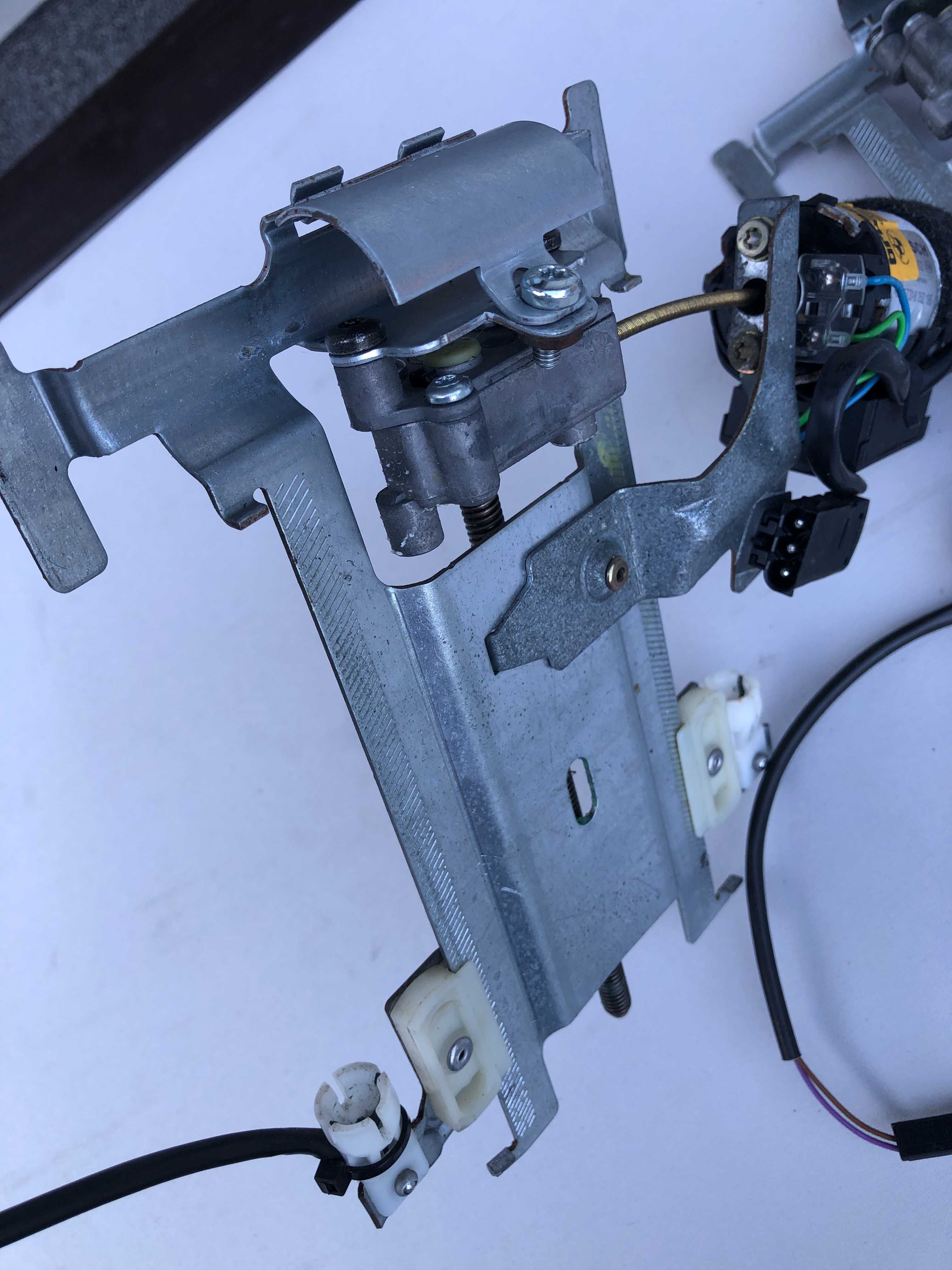 BMW E38 E39 mechanizmy podświetlanych lusterek w zagłówkach foteli
