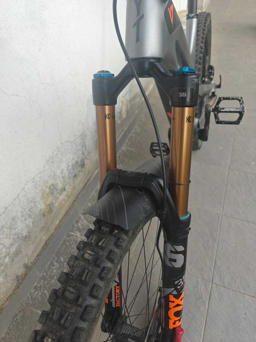 YT Capra Carbon Pro