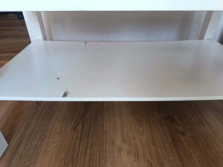 Sprzedam mały stolik.