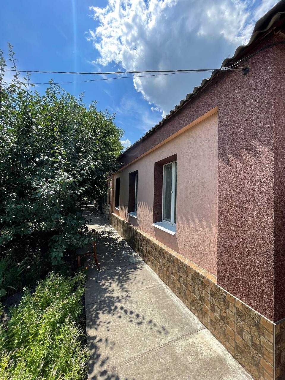 Продам більшу частину будинку з окремим двором Новомиколаївка !!!
