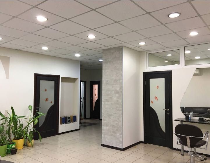 Оренда робочого місця в салоні