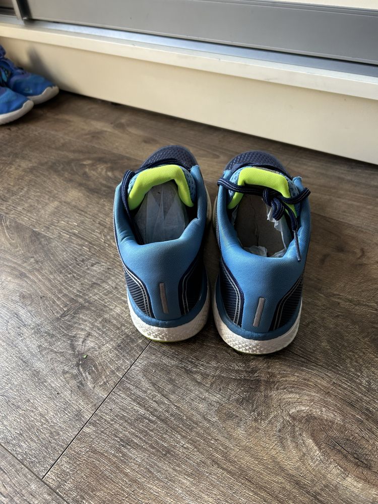 Кросівки Saucony  hurricane Iso 5 p24 розмір.