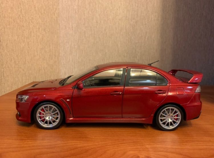 Модель Mitsubishi Lancer Evolution X 1/18 от CSM