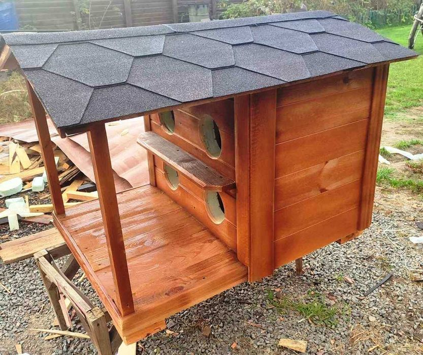 Домик -будка утепленный  для 4-х  котов