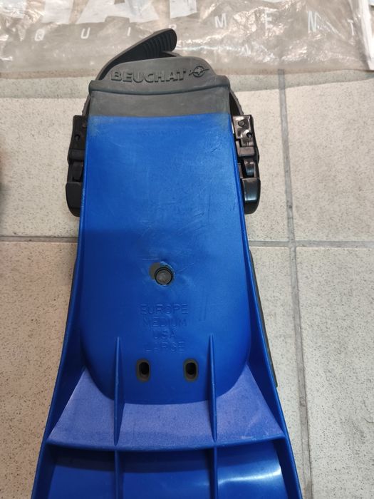 Conjunto de artigos de mergulho com possibilidade de venda em separado