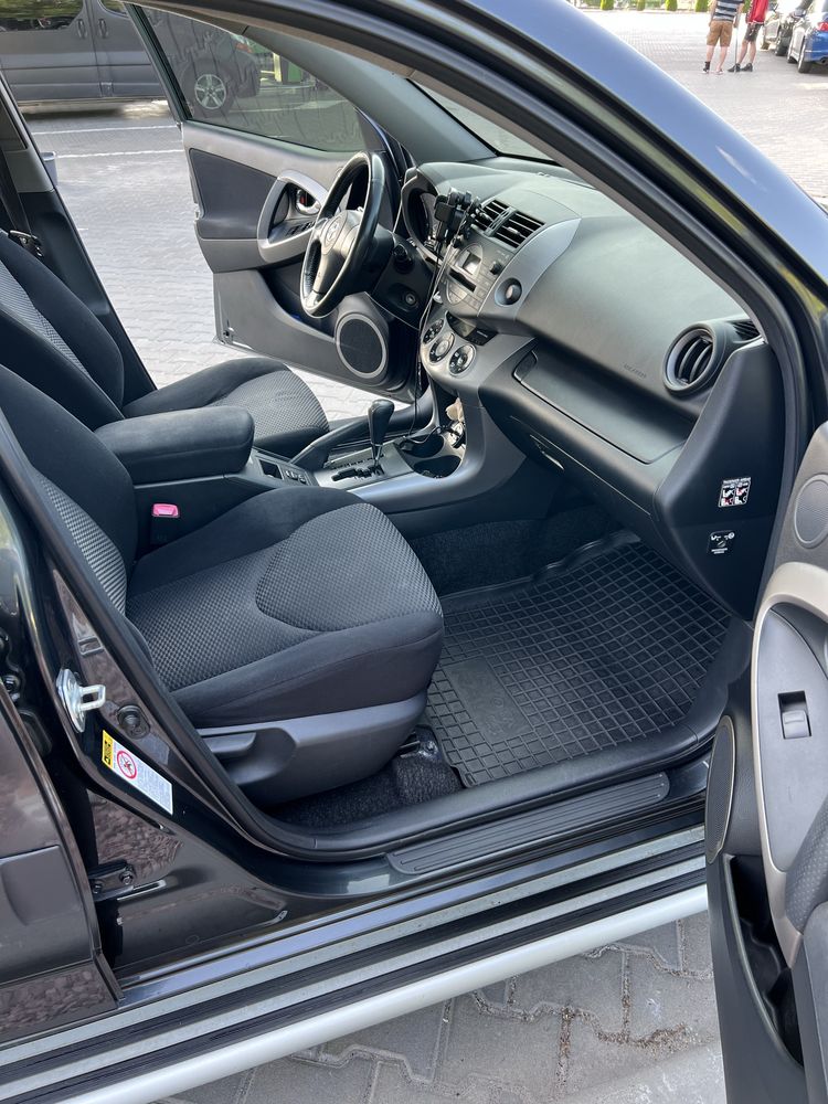 Продам Tayota Rav 4