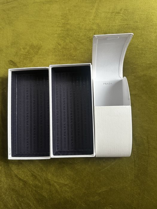 Etui na okulary PRADA białe