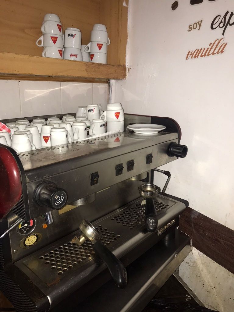 Máquina de cafe avariada