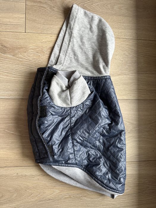 Kurteczka dla psa z kaputrem Amiplay 37cm