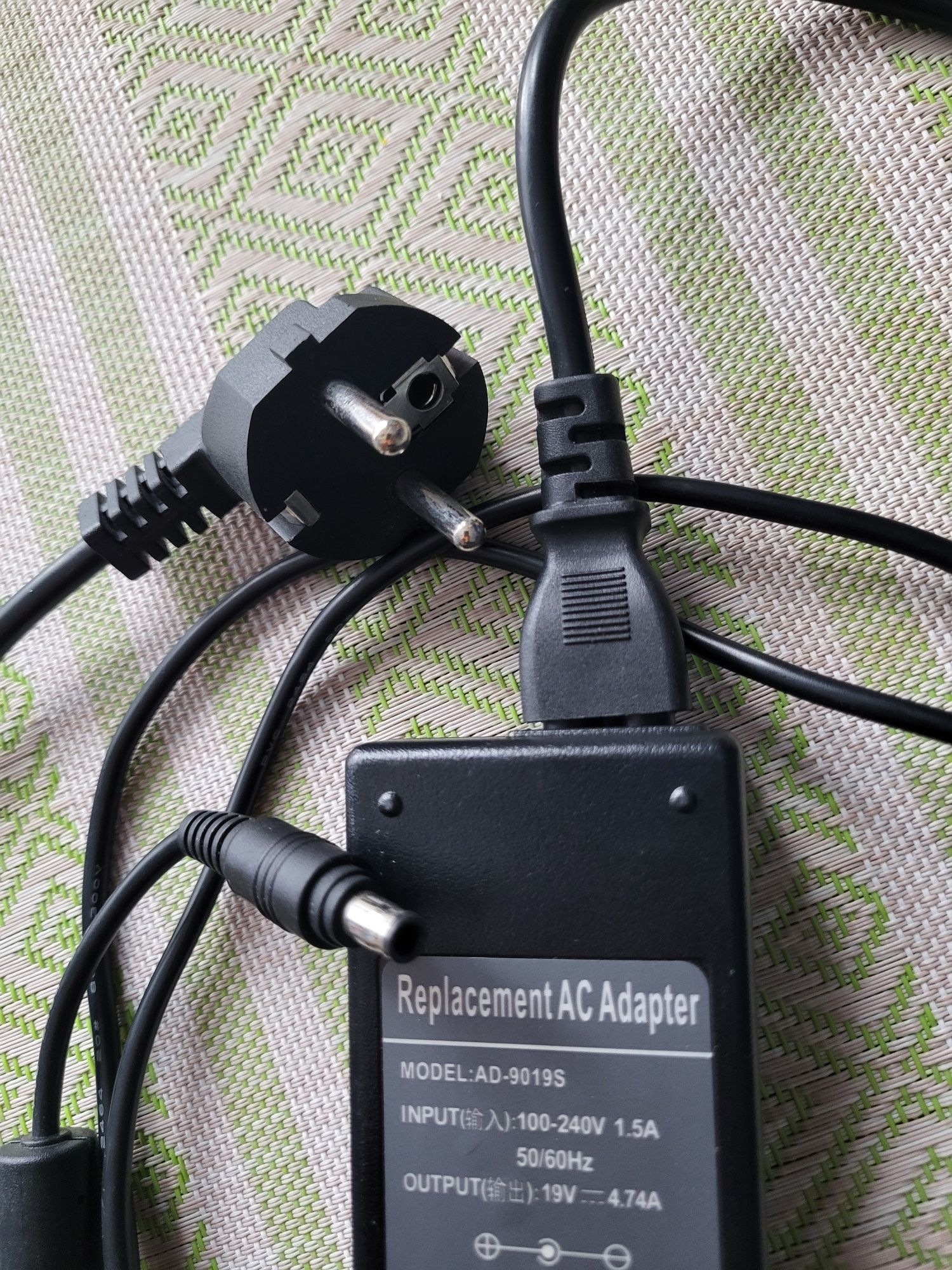 Zasilacz ładowarka do laptopa