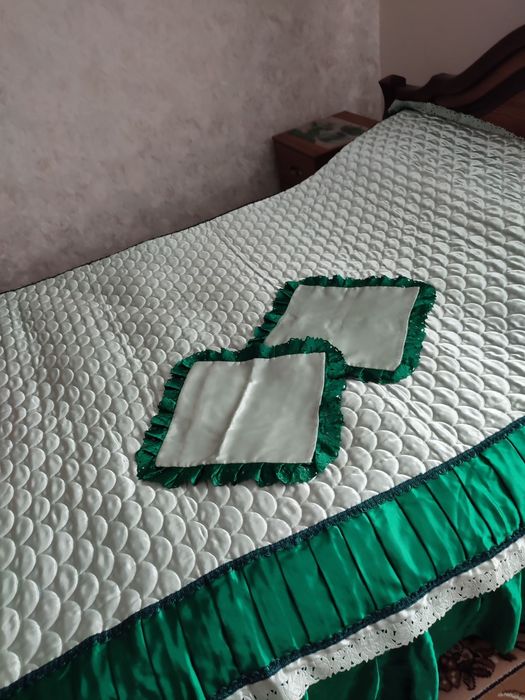 Покривало на двоспальне ліжко