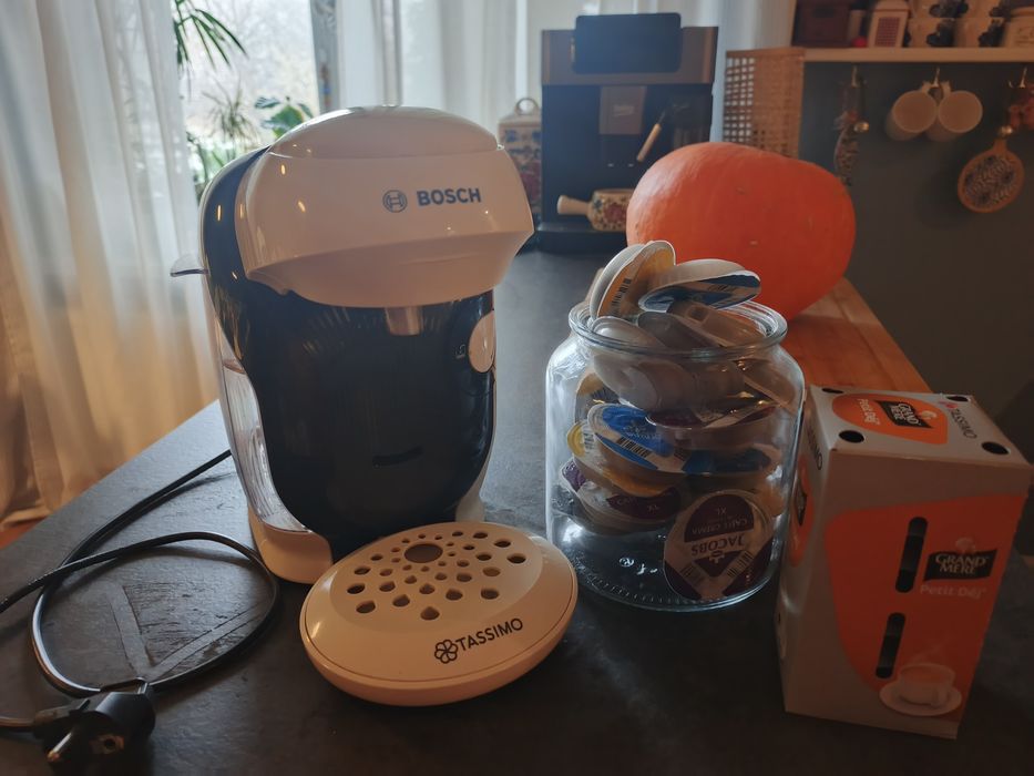 Ekspres Bosch Tassimo plus kawa