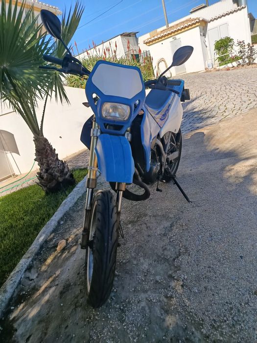 Suzuki RMX 50CC GASOLINA a 2 tempos