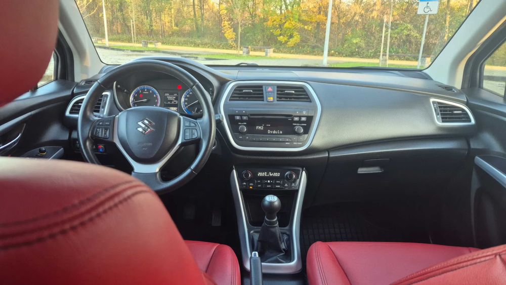 Suzuki SX4      2013