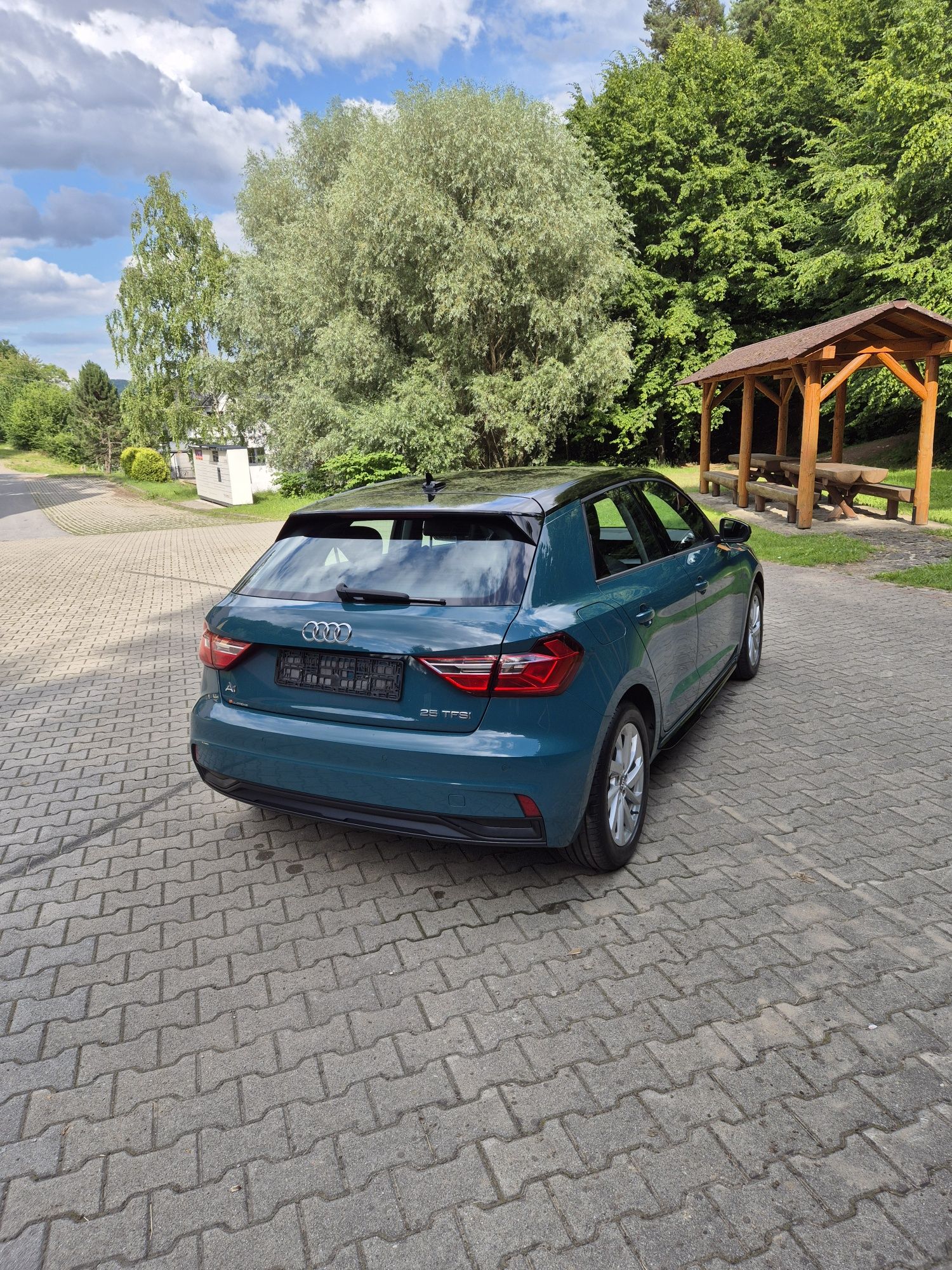 Audi a1 1.0tfsi piękny stan