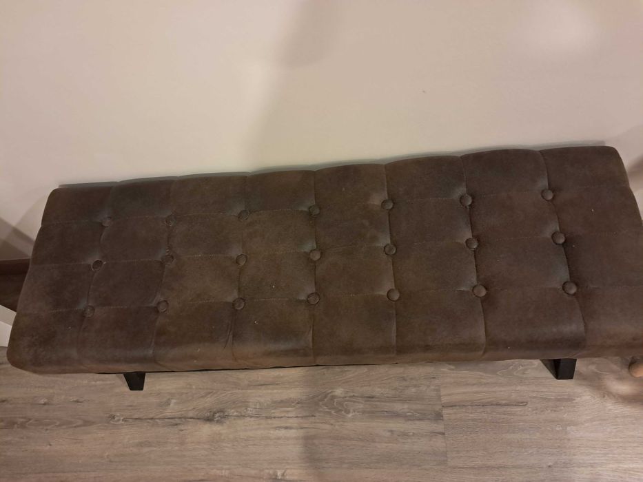 Banqueta castanha