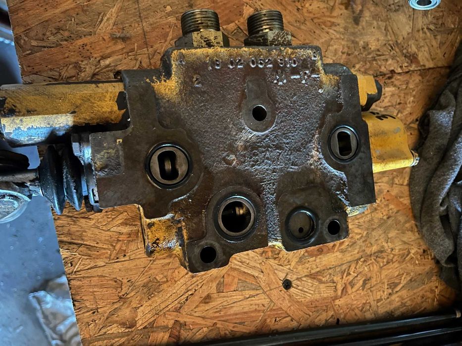 Sekcje rozdzielacza CAT