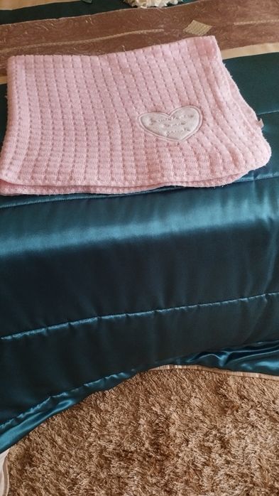 Manta rosa para bebé