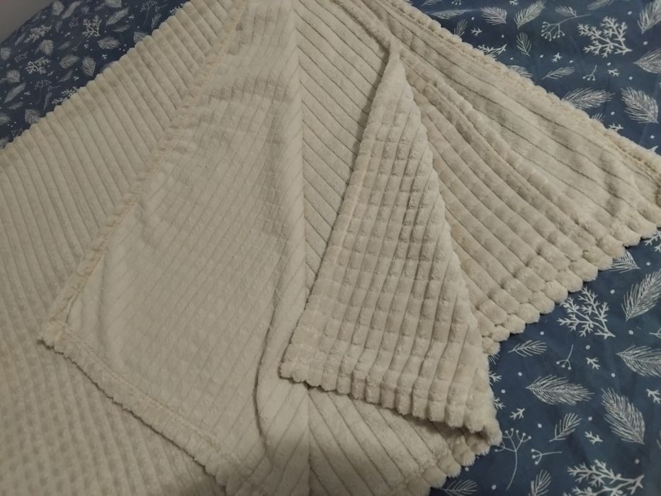 Koc 140x200 cm kremowy/beżowy