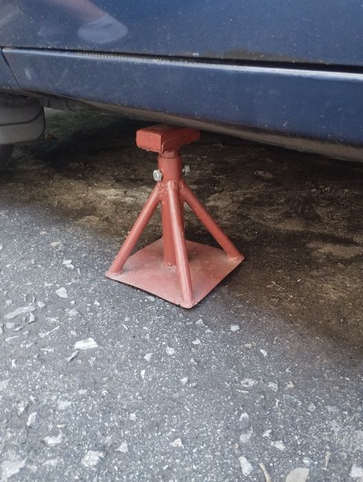 Підставка -опора під автомобіль ,козлик