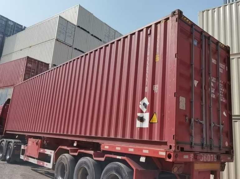 Kontener morski 40HC – duży, solidny, suchy, szczelny