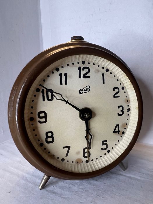 Часы будильник ОЧЗ, СССР, 60 е года. Корпус металл. # 15