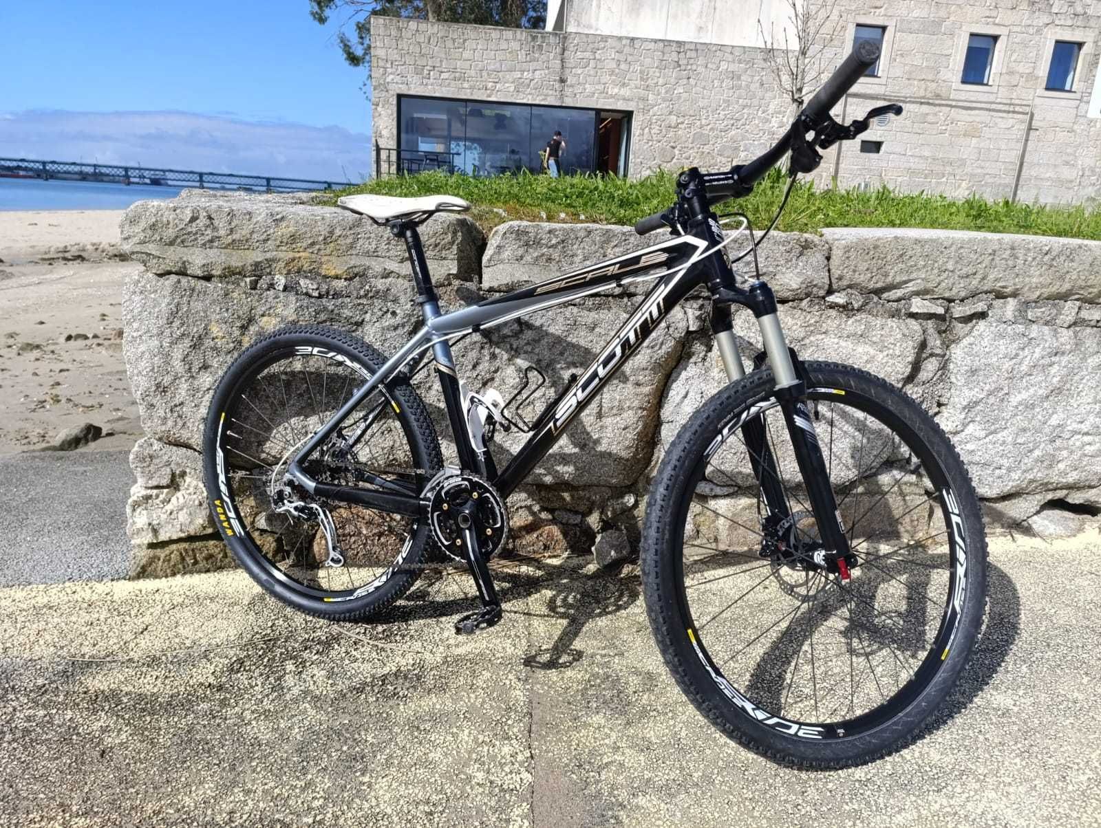 Bicicleta Scott (roda 26)