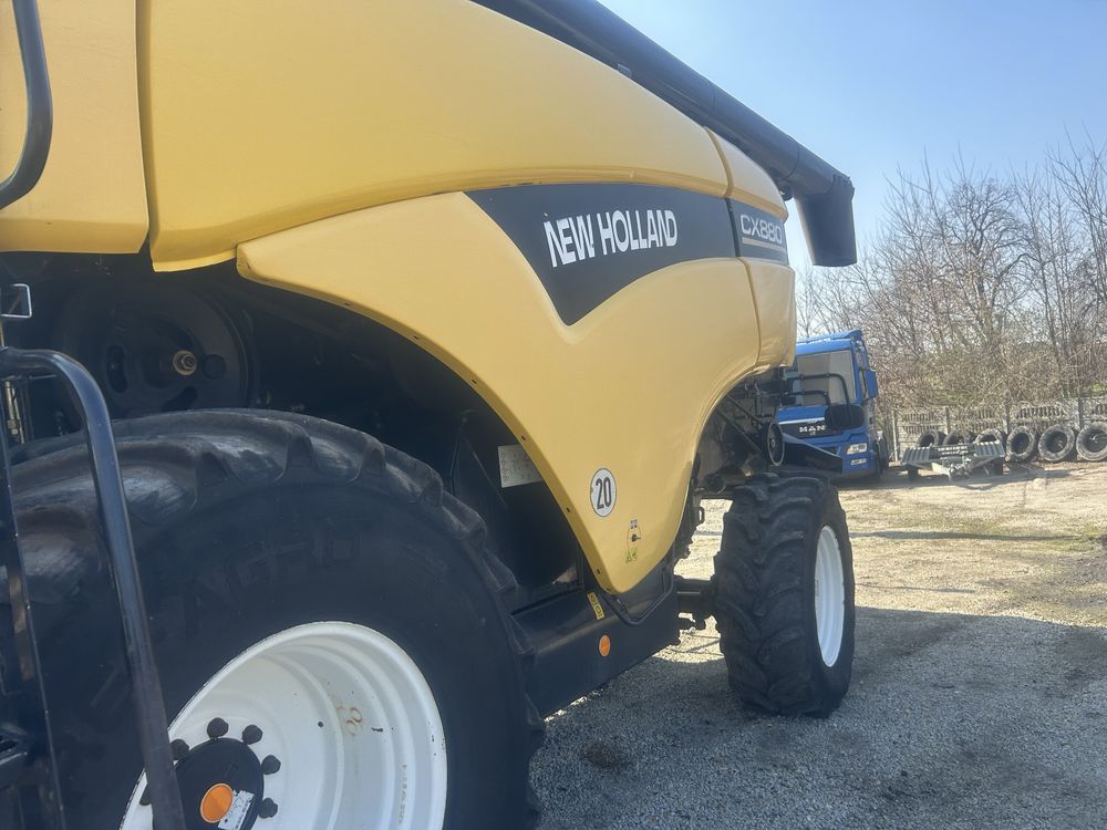 Kombajn zbożowy New Holland CX880 class john deere