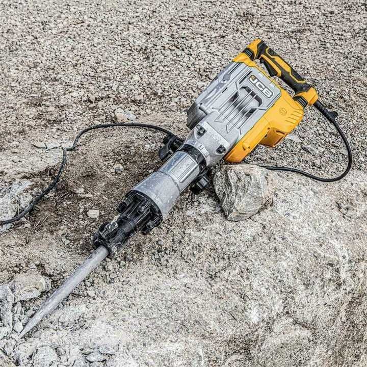 Młot wyburzeniowy JCB Wynajem