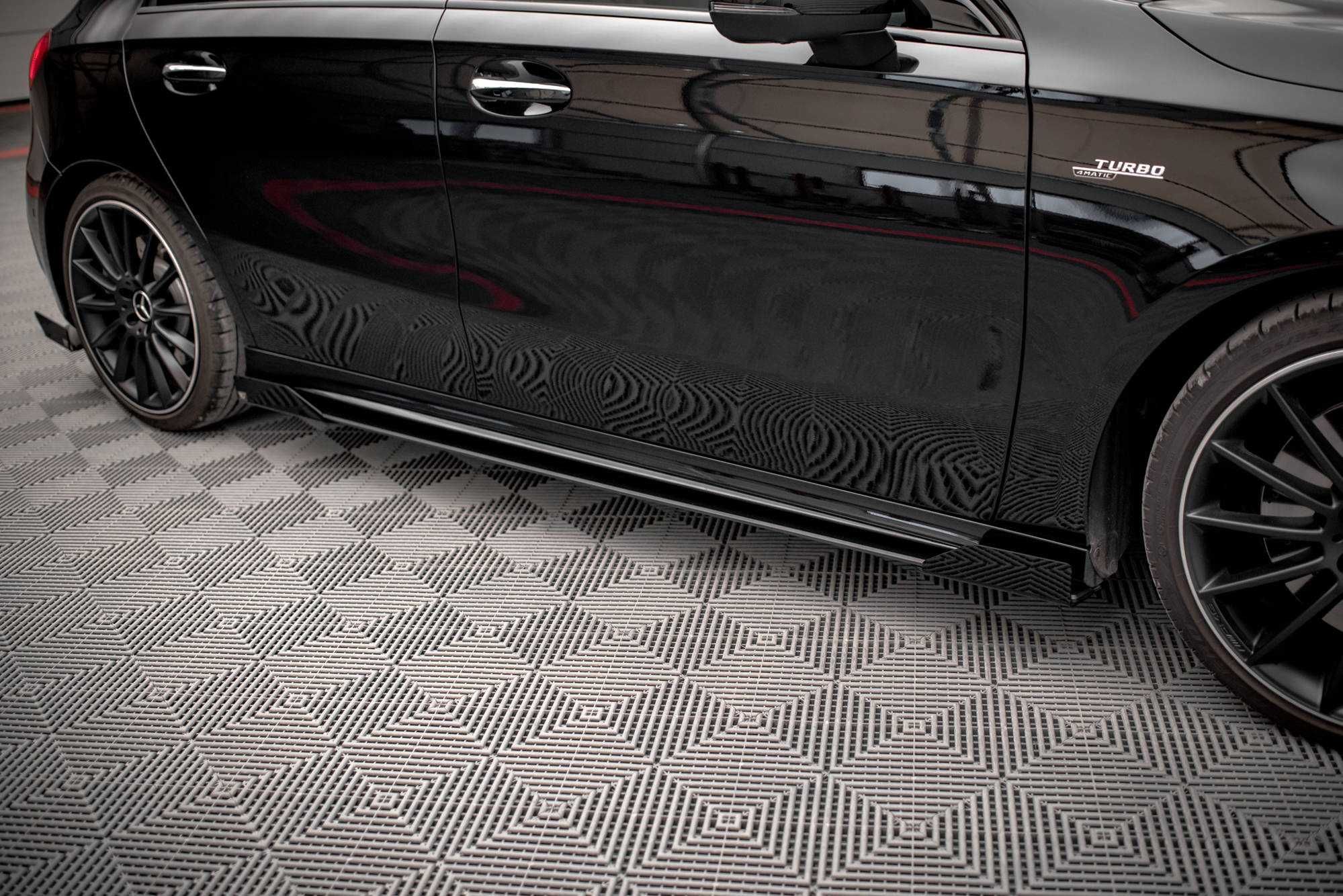 Laminas + Spliters laterais Maxton Design | Mercedes A35 AMG