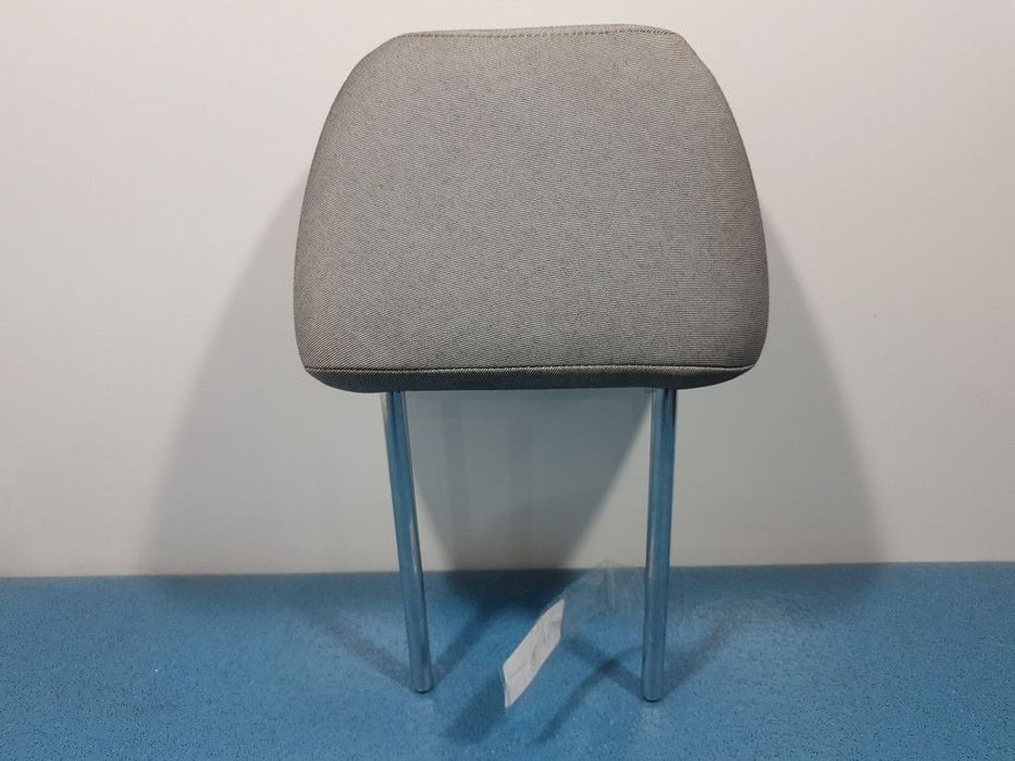 SKODA FABIA II ZAGŁÓWEK PRAWY TYŁ