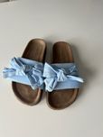 Klapki z kokardą niebieskie 31 Zara dżinsowe