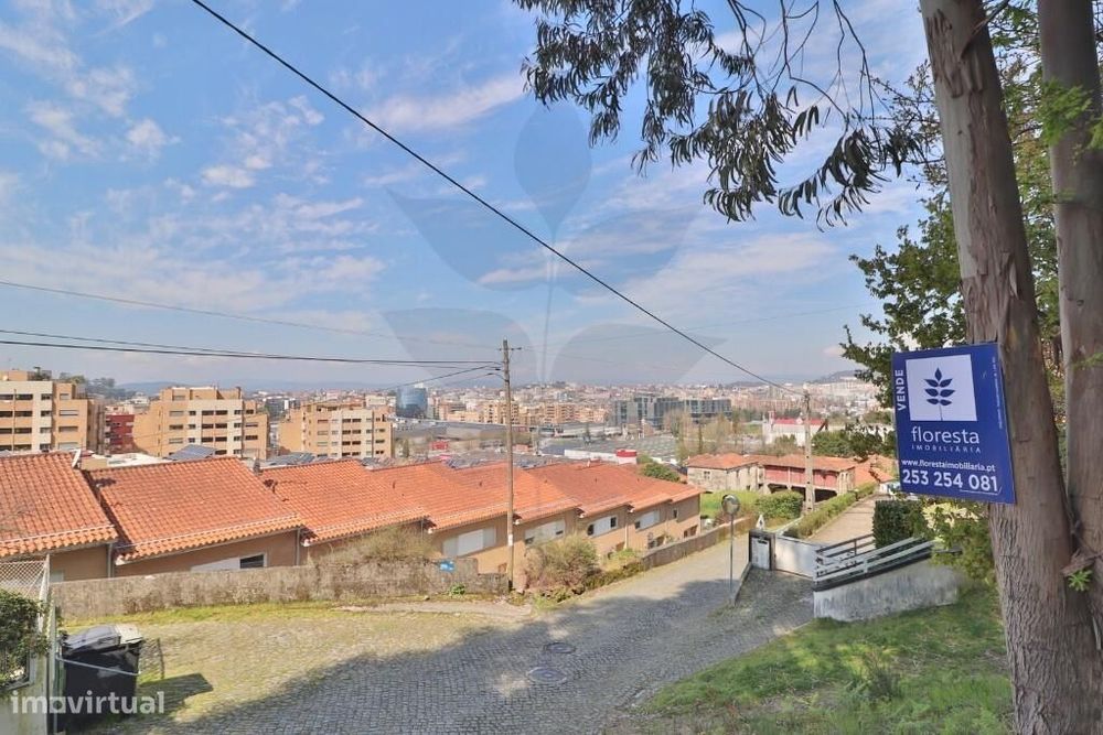 Terreno em Fraião com viabilidade de construção