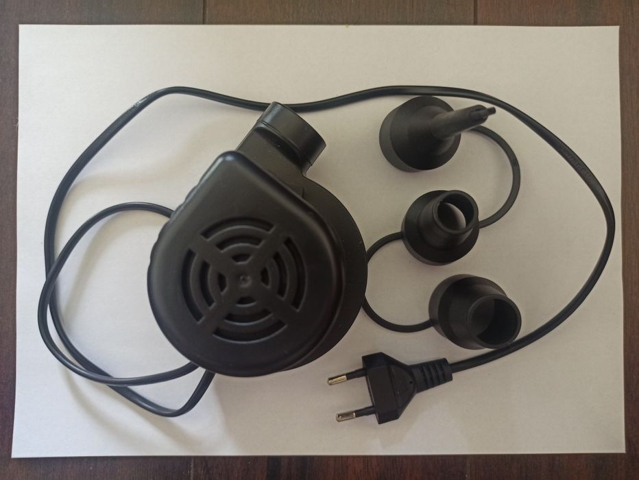 Elektryczna pompka do materaca, koła, piłki itp.