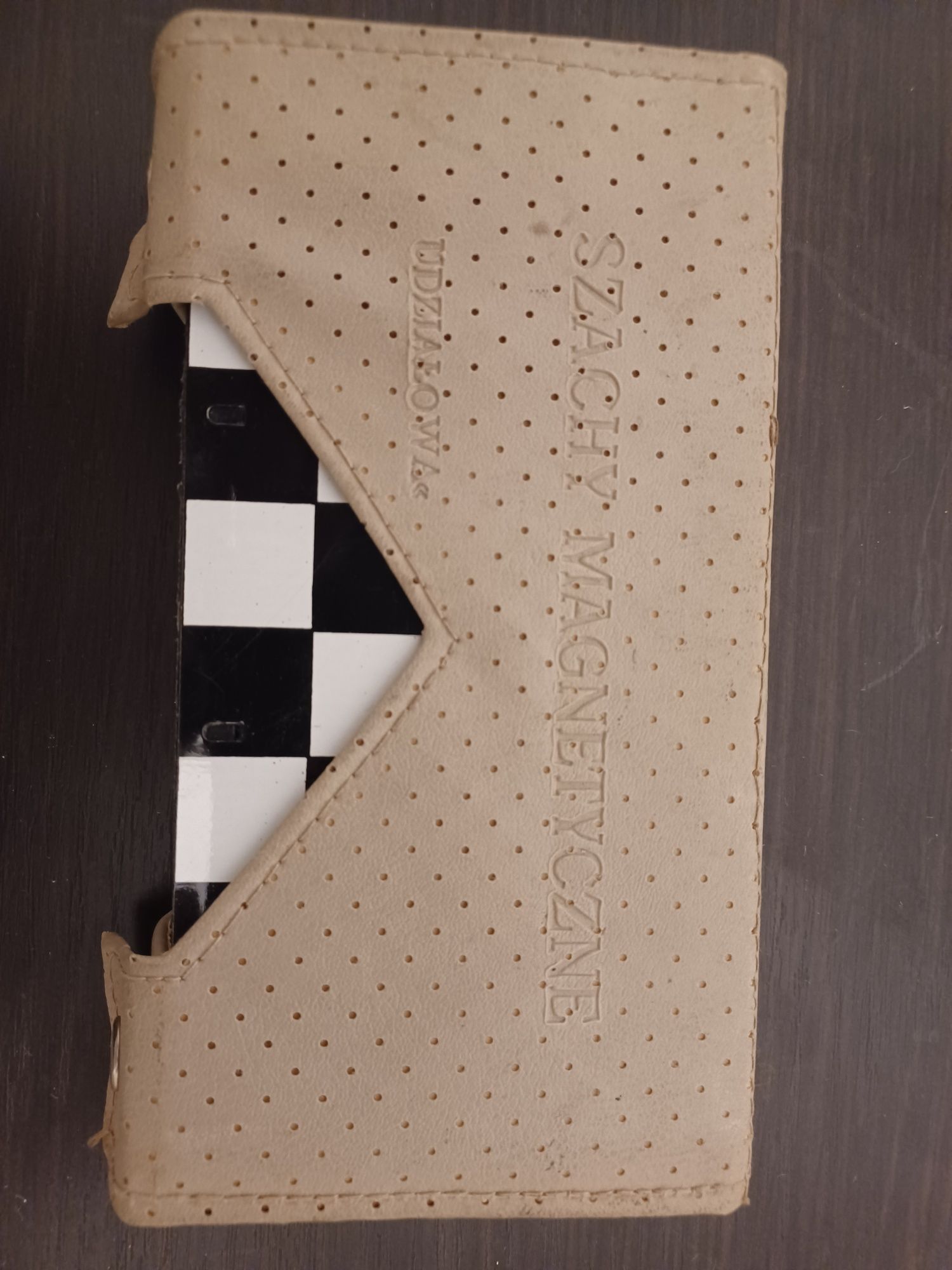 Szachy Magnetyczne Podróżne PRL oryginalny papier super stan