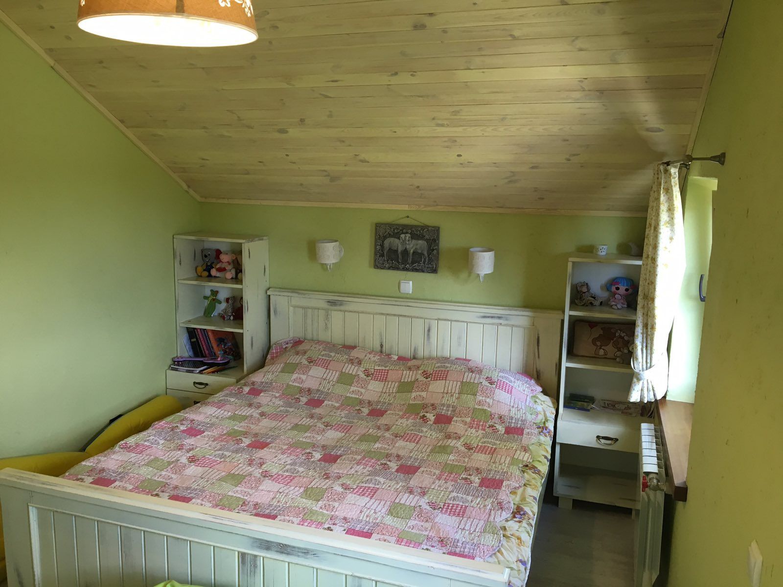 Продам 2 этажный дом 180м  с баней