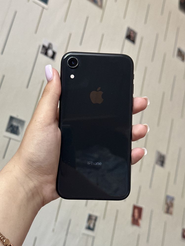 Продаю IPhone XR на 128 ГБ
