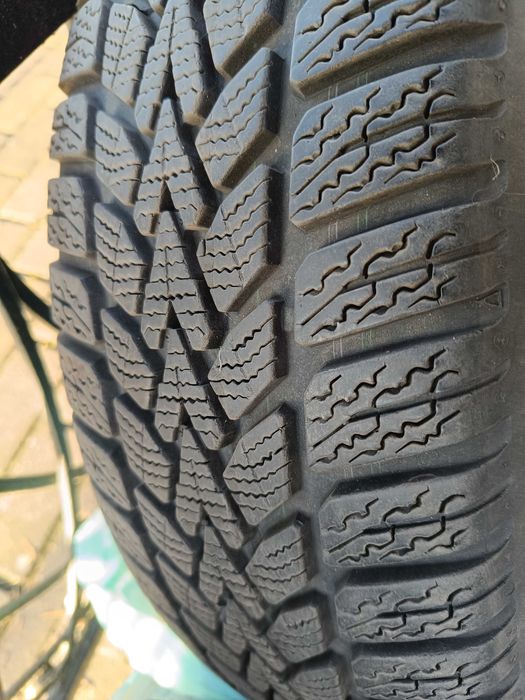 Koła na felgach stalowych + opony zimowe DUNLOP 195/65/R15 - VOLVO