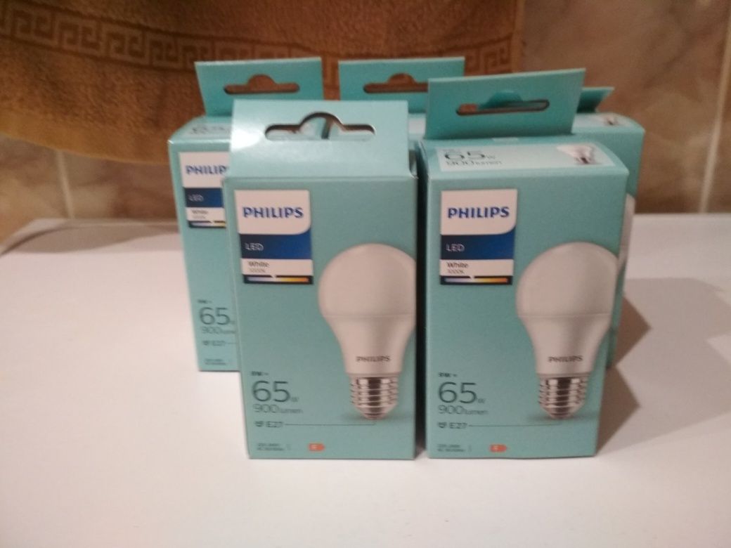 5 світлодіодних лампочок Philips LED 9W 900Lm 3000K E27 з Нідерландів
