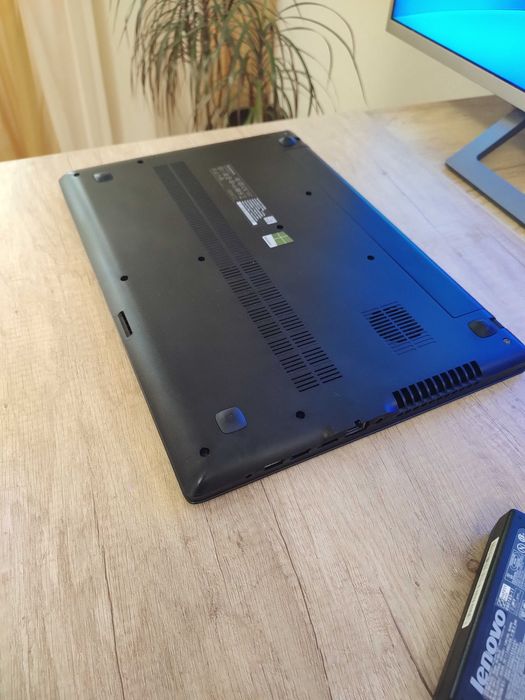 Lenovo  100-15IBD /15.6"/Core i3/ 4Gb RAM /SSD/Intel HD 5500 (1Gb)