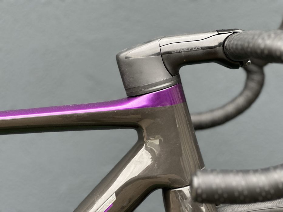 Karbonowy rower szosowy Scott Addict RC Sram Force AXS 12 Syncros r.54