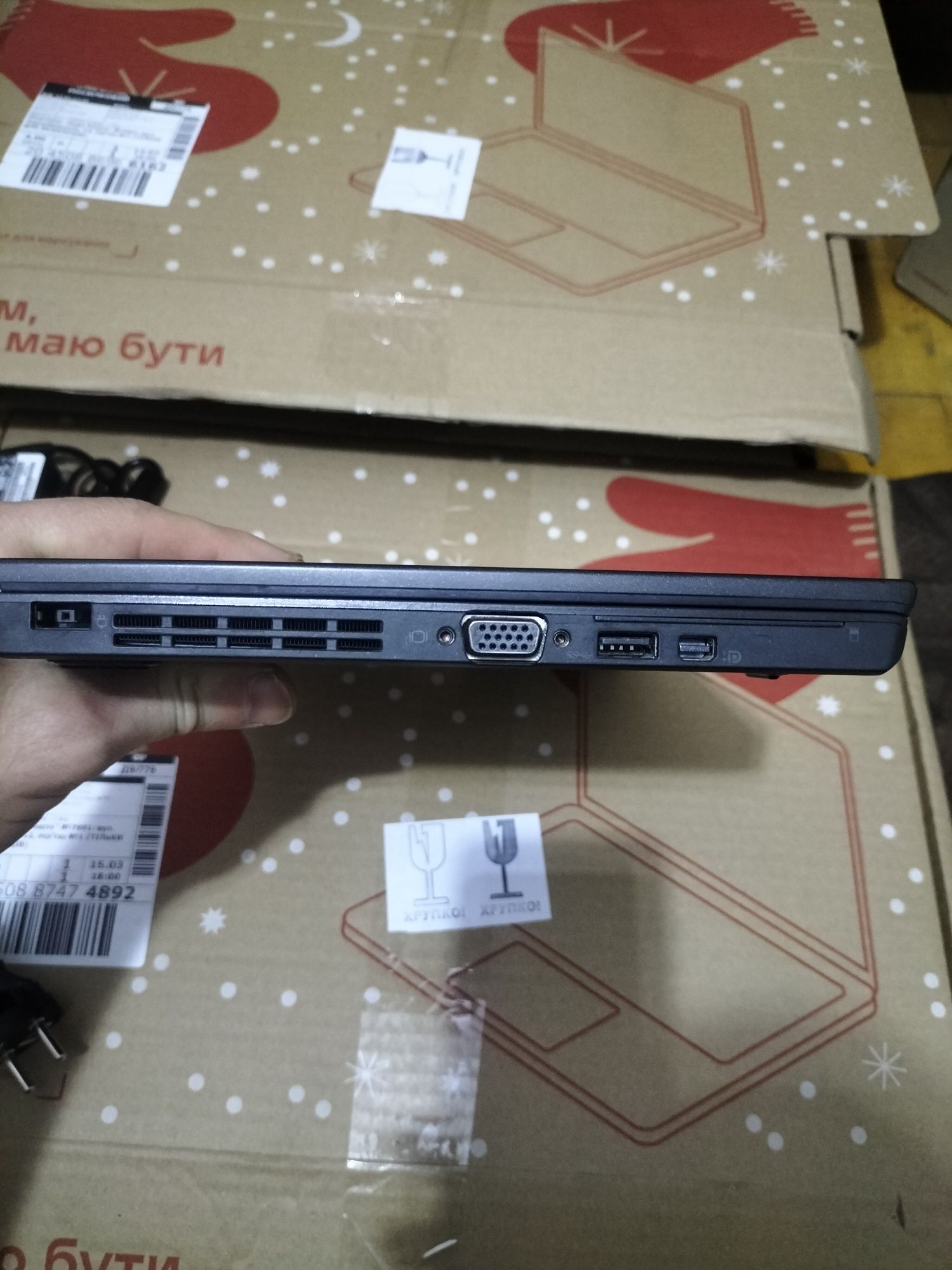 Lenovo x250 i-5 5300u 2.7ghz/12.5 LCD/ddr3-8gb/240gb