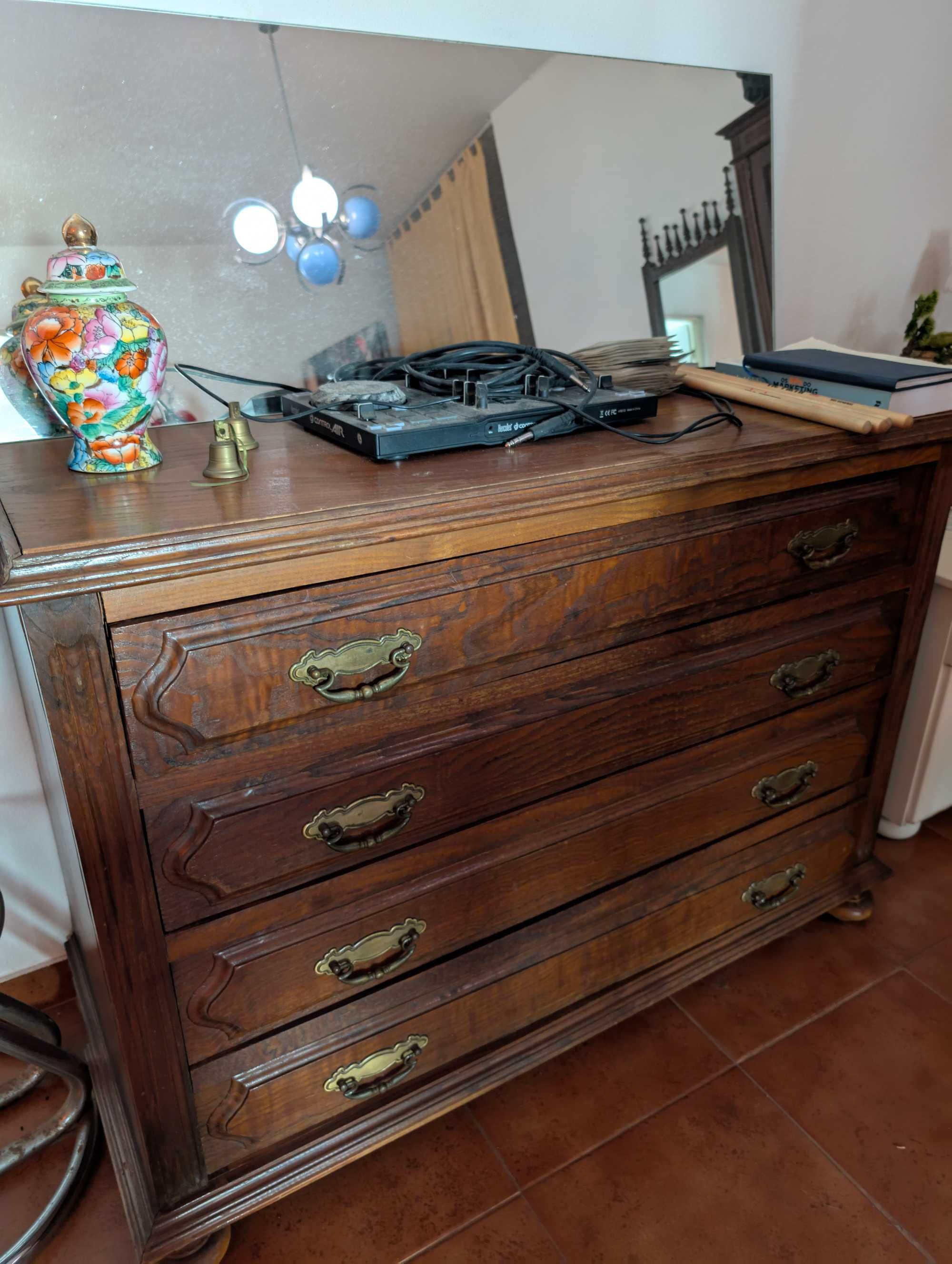 Comoda antiga para restauro