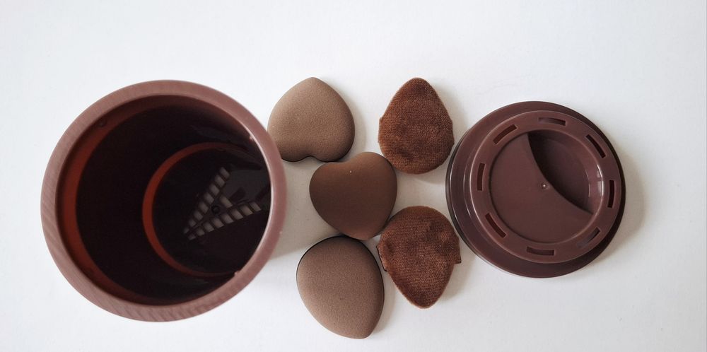 Urocze gąbeczki do makijażu praliny. Nowe
