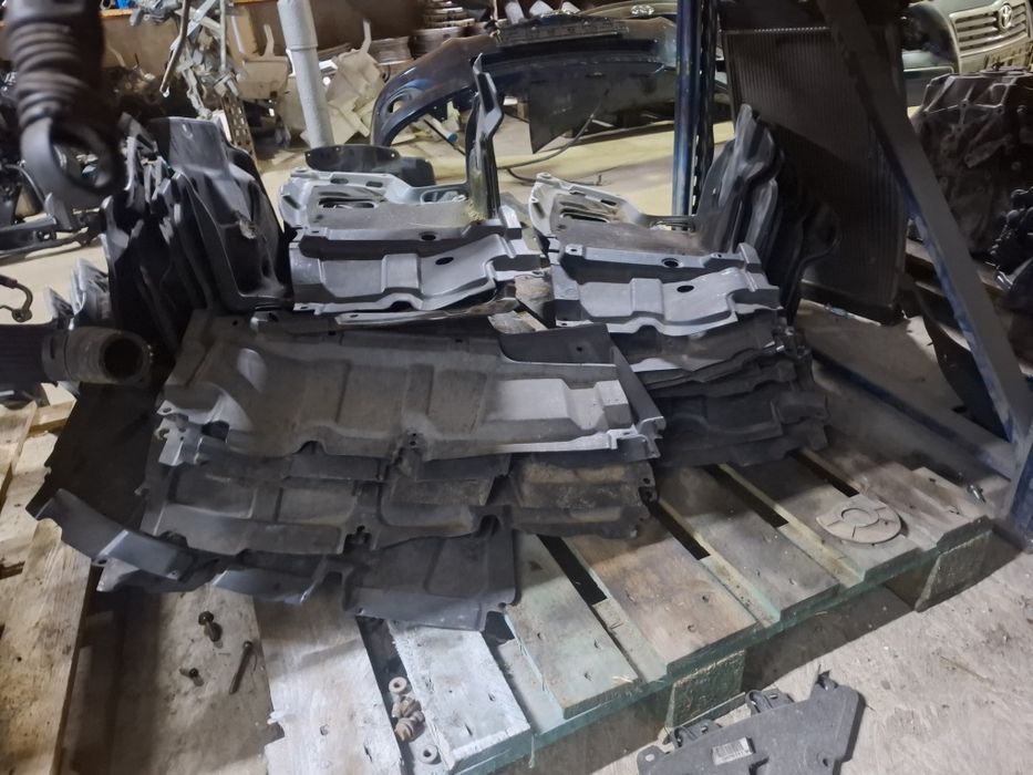 Toyota avensis ii t25 захист двигуна під двигун