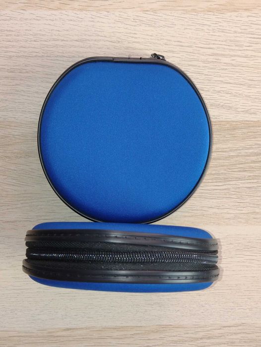 Dwa futerały na płyty CD